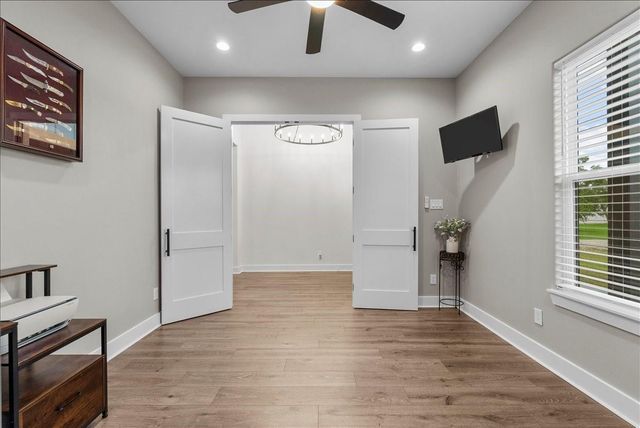 8228 Avenue L, Santa Fe, TX 77510