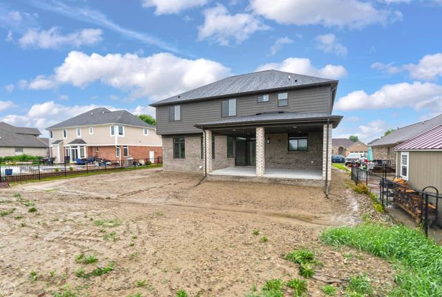 36711 N Pointe Drive, New Baltimore, MI 48047