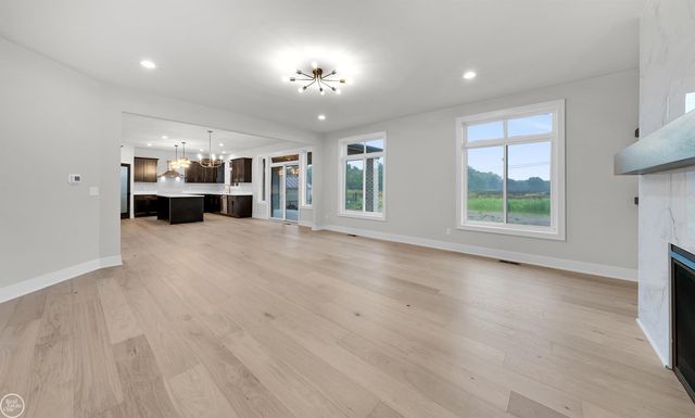 36711 N Pointe Drive, New Baltimore, MI 48047