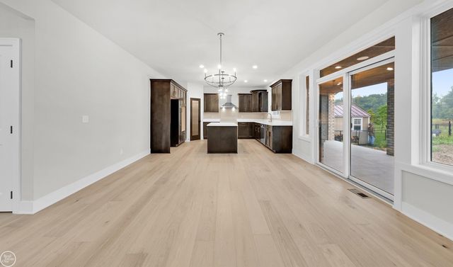 36711 N Pointe Drive, New Baltimore, MI 48047