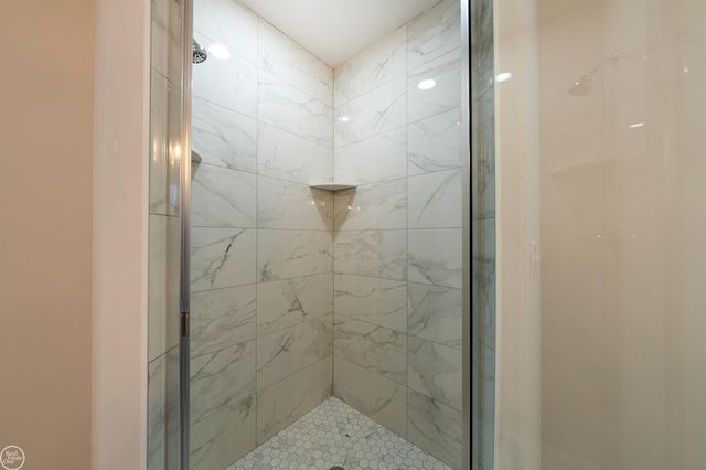 36711 N Pointe Drive, New Baltimore, MI 48047