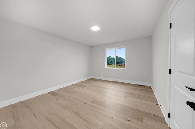 36711 N Pointe Drive, New Baltimore, MI 48047