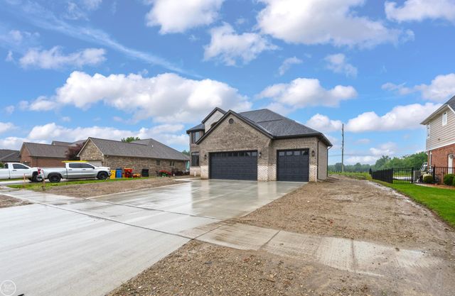 36711 N Pointe Drive, New Baltimore, MI 48047