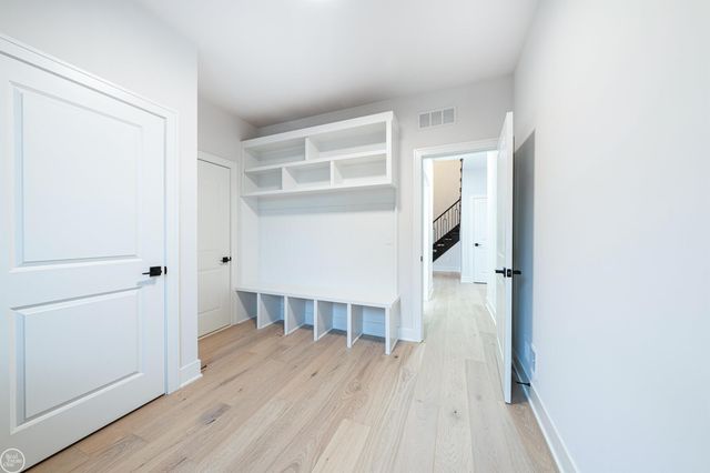 36711 N Pointe Drive, New Baltimore, MI 48047