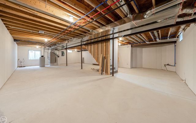 36711 N Pointe Drive, New Baltimore, MI 48047