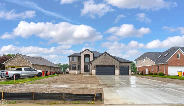 36711 N Pointe Drive, New Baltimore, MI 48047