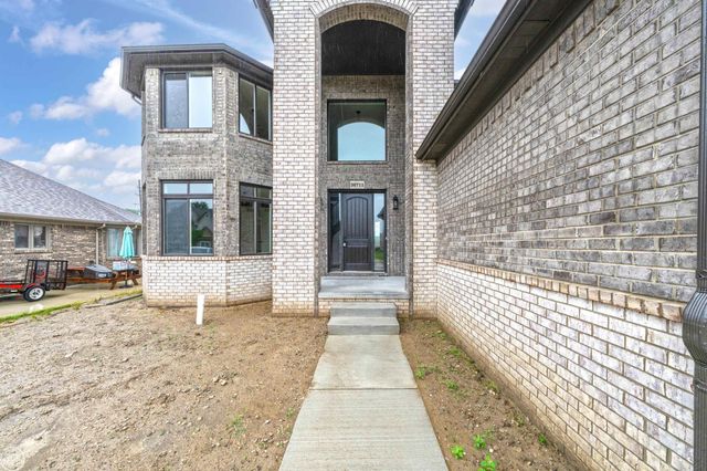 36711 N Pointe Drive, New Baltimore, MI 48047