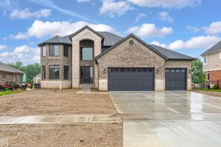 36711 N Pointe Drive, New Baltimore, MI 48047