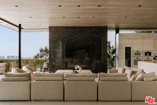 1536 Blue Jay Way, Los Angeles, CA 90069