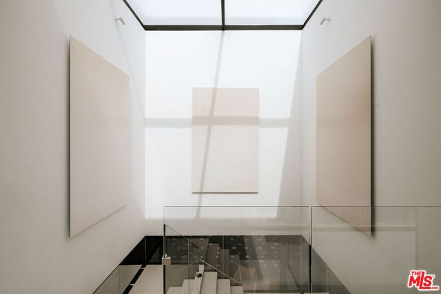 1536 Blue Jay Way, Los Angeles, CA 90069