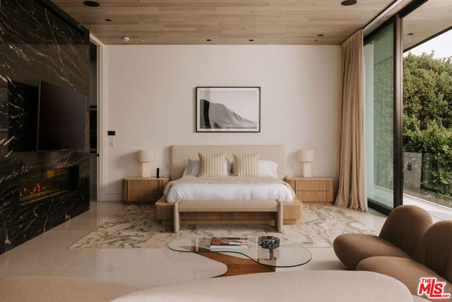 1536 Blue Jay Way, Los Angeles, CA 90069