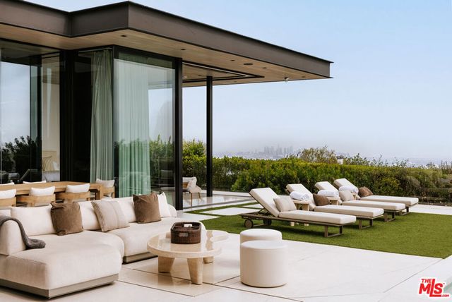 1536 Blue Jay Way, Los Angeles, CA 90069