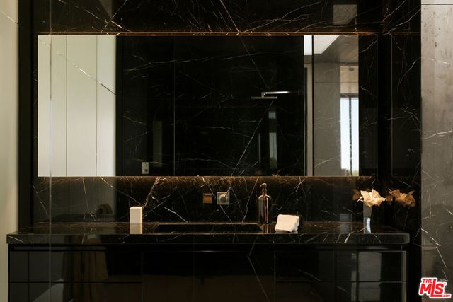 1536 Blue Jay Way, Los Angeles, CA 90069