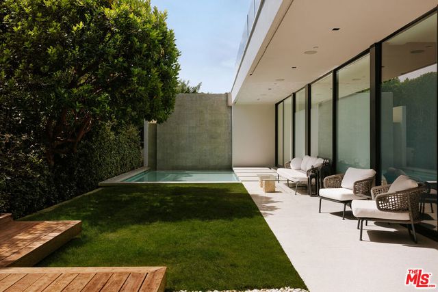 1536 Blue Jay Way, Los Angeles, CA 90069