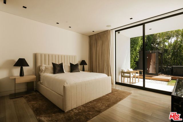 1536 Blue Jay Way, Los Angeles, CA 90069