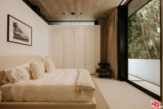 1536 Blue Jay Way, Los Angeles, CA 90069