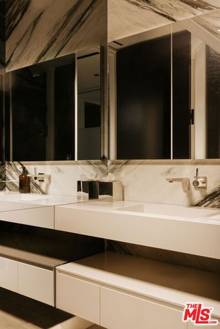 1536 Blue Jay Way, Los Angeles, CA 90069