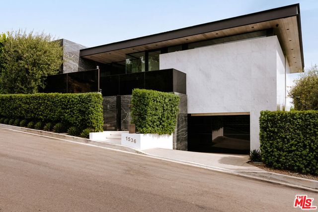 1536 Blue Jay Way, Los Angeles, CA 90069