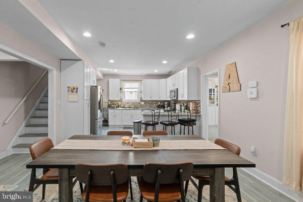 Image 10 of property listing at 324 LAUREL AVE, Laurel, MD 20707