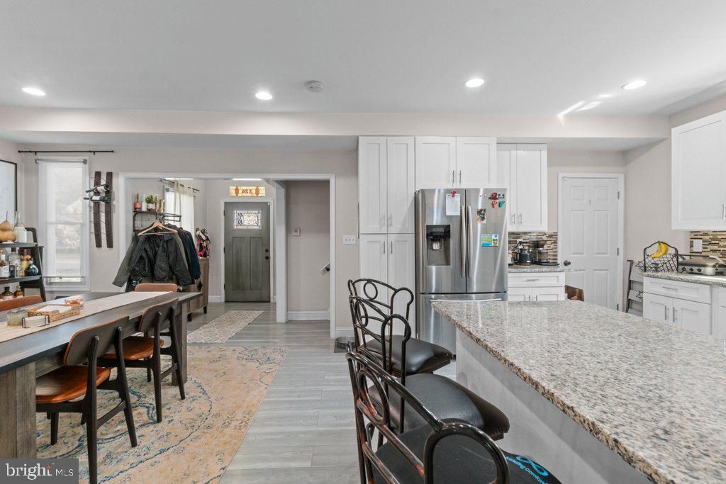 Image 11 of property listing at 324 LAUREL AVE, Laurel, MD 20707