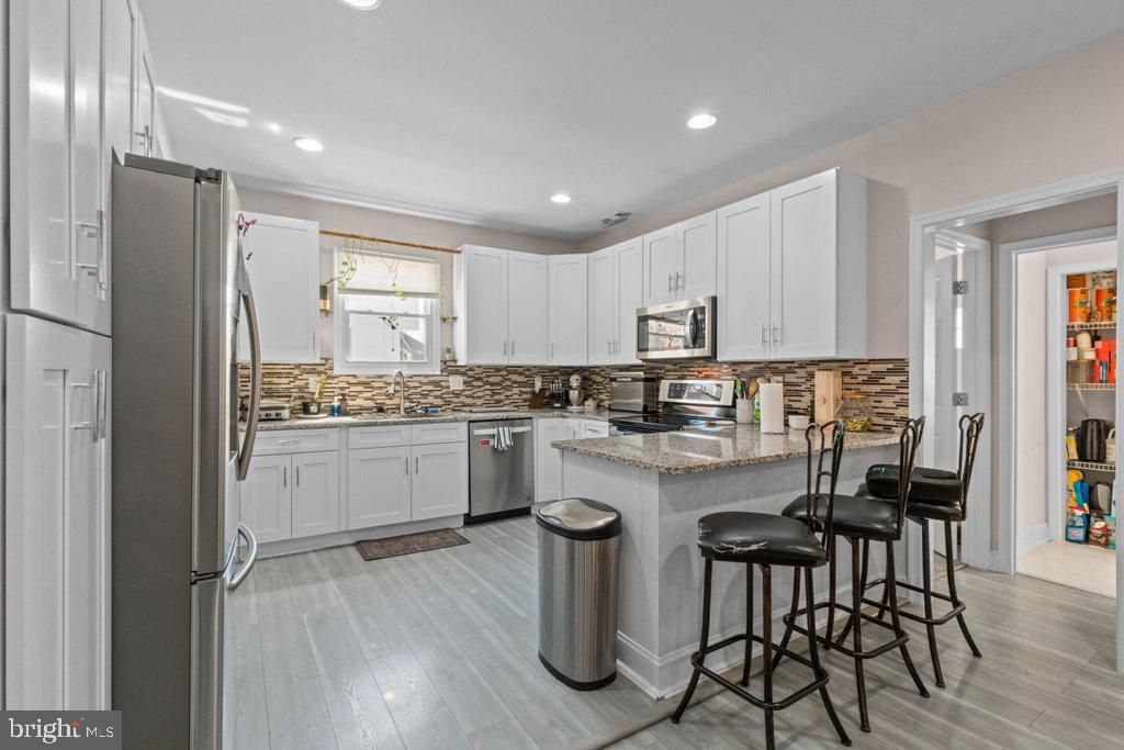 Image 17 of property listing at 324 LAUREL AVE, Laurel, MD 20707