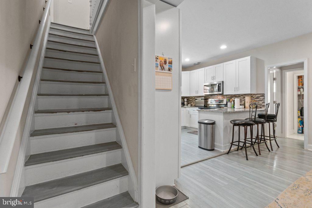 Image 18 of property listing at 324 LAUREL AVE, Laurel, MD 20707