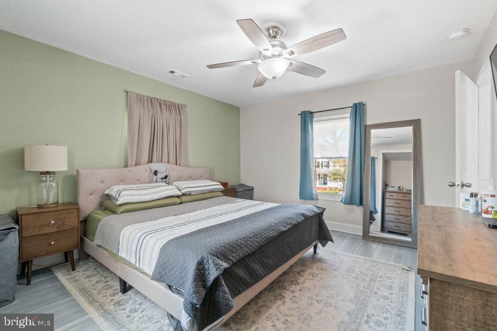 Image 20 of property listing at 324 LAUREL AVE, Laurel, MD 20707