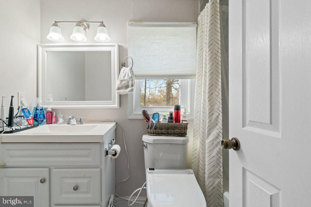 Image 21 of property listing at 324 LAUREL AVE, Laurel, MD 20707