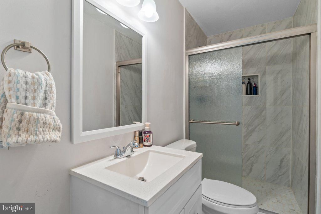 Image 22 of property listing at 324 LAUREL AVE, Laurel, MD 20707