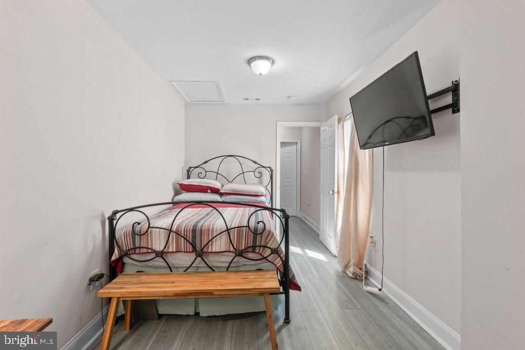 Image 24 of property listing at 324 LAUREL AVE, Laurel, MD 20707