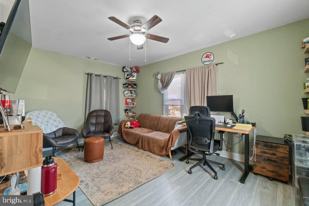 Image 28 of property listing at 324 LAUREL AVE, Laurel, MD 20707