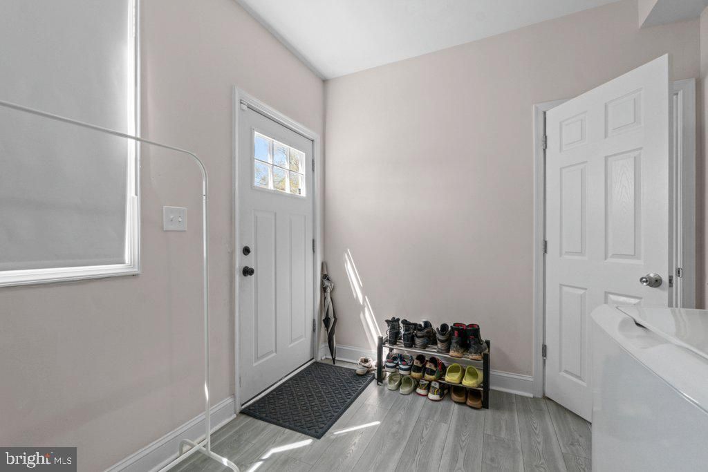 Image 29 of property listing at 324 LAUREL AVE, Laurel, MD 20707