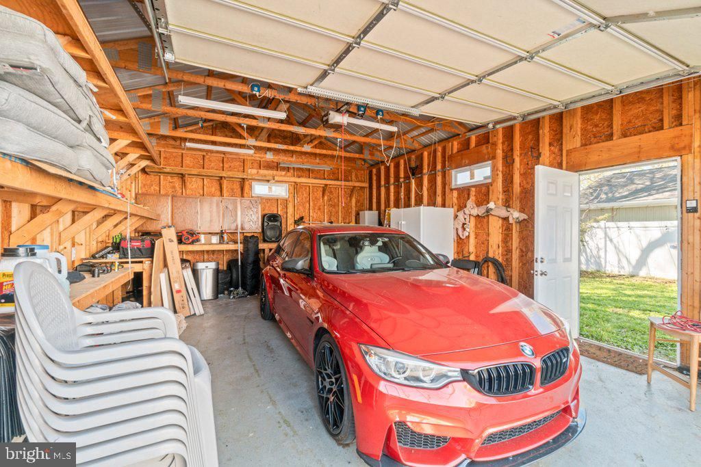 Image 33 of property listing at 324 LAUREL AVE, Laurel, MD 20707