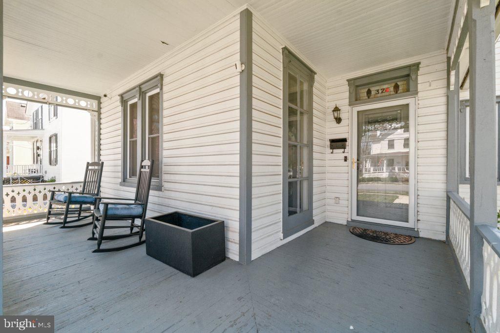 Image 35 of property listing at 324 LAUREL AVE, Laurel, MD 20707