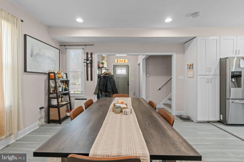 Image 8 of property listing at 324 LAUREL AVE, Laurel, MD 20707