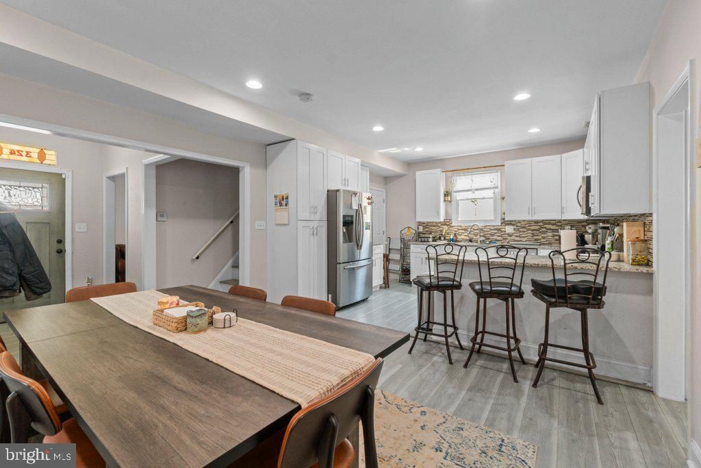 Image 9 of property listing at 324 LAUREL AVE, Laurel, MD 20707