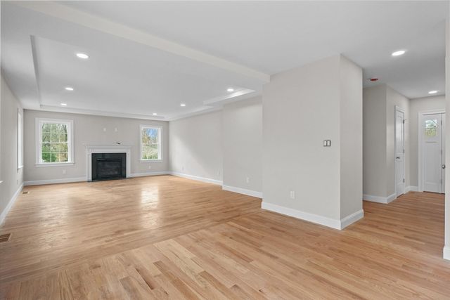 20 Sophie Ruth Way, Tewksbury, MA 01876