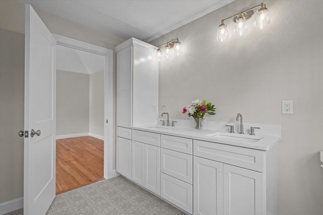 20 Sophie Ruth Way, Tewksbury, MA 01876