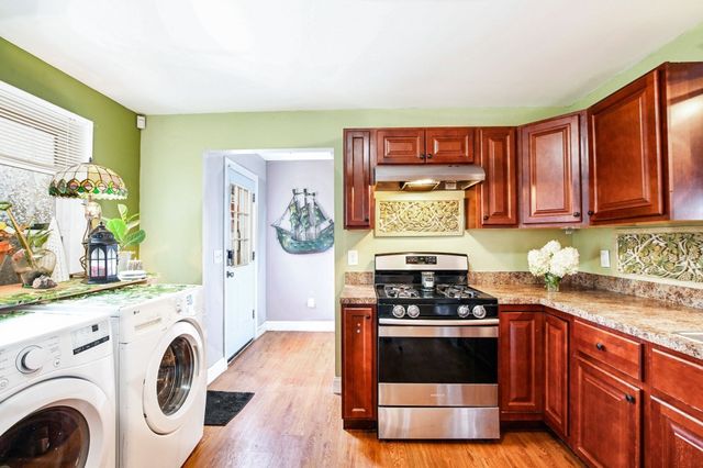 118 Parker St, New Bedford, MA 02740
