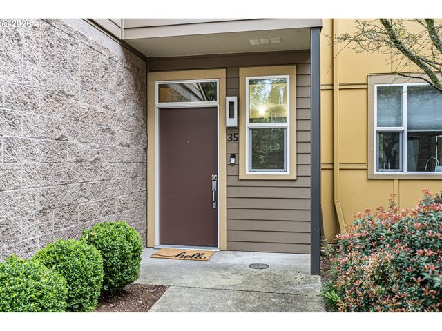 327 RUSTIC Pl 35, Eugene, OR 97401