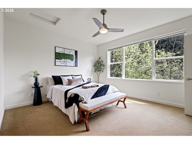 327 RUSTIC Pl 35, Eugene, OR 97401