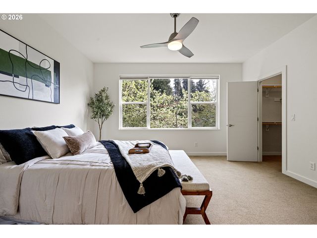 327 RUSTIC Pl 35, Eugene, OR 97401