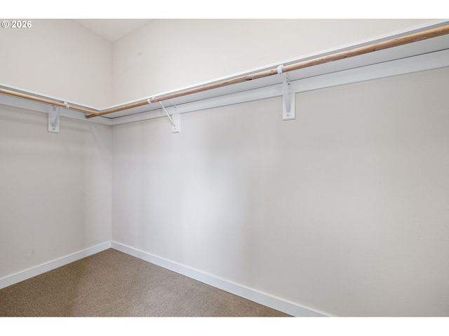 327 RUSTIC Pl 35, Eugene, OR 97401