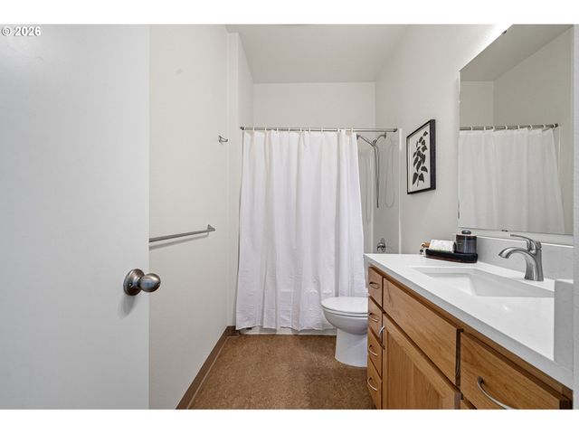 327 RUSTIC Pl 35, Eugene, OR 97401