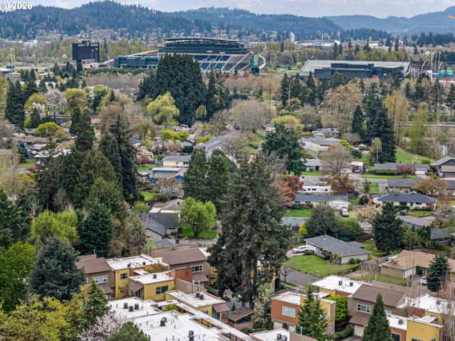 327 RUSTIC Pl 35, Eugene, OR 97401