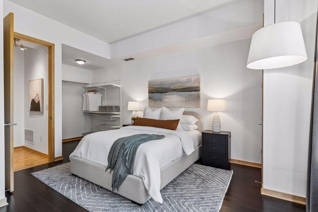 3640 Wooddale Avenue S 111, Saint Louis Park, MN 55416