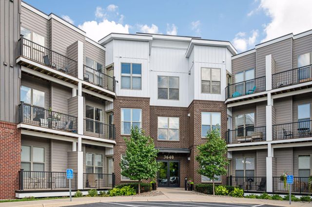 3640 Wooddale Avenue S 111, Saint Louis Park, MN 55416