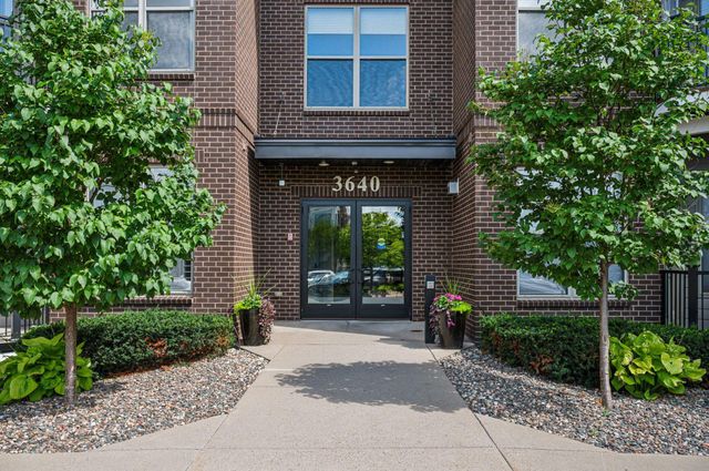 3640 Wooddale Avenue S 111, Saint Louis Park, MN 55416
