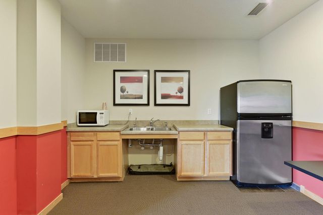 3640 Wooddale Avenue S 111, Saint Louis Park, MN 55416