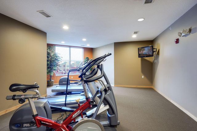 3640 Wooddale Avenue S 111, Saint Louis Park, MN 55416